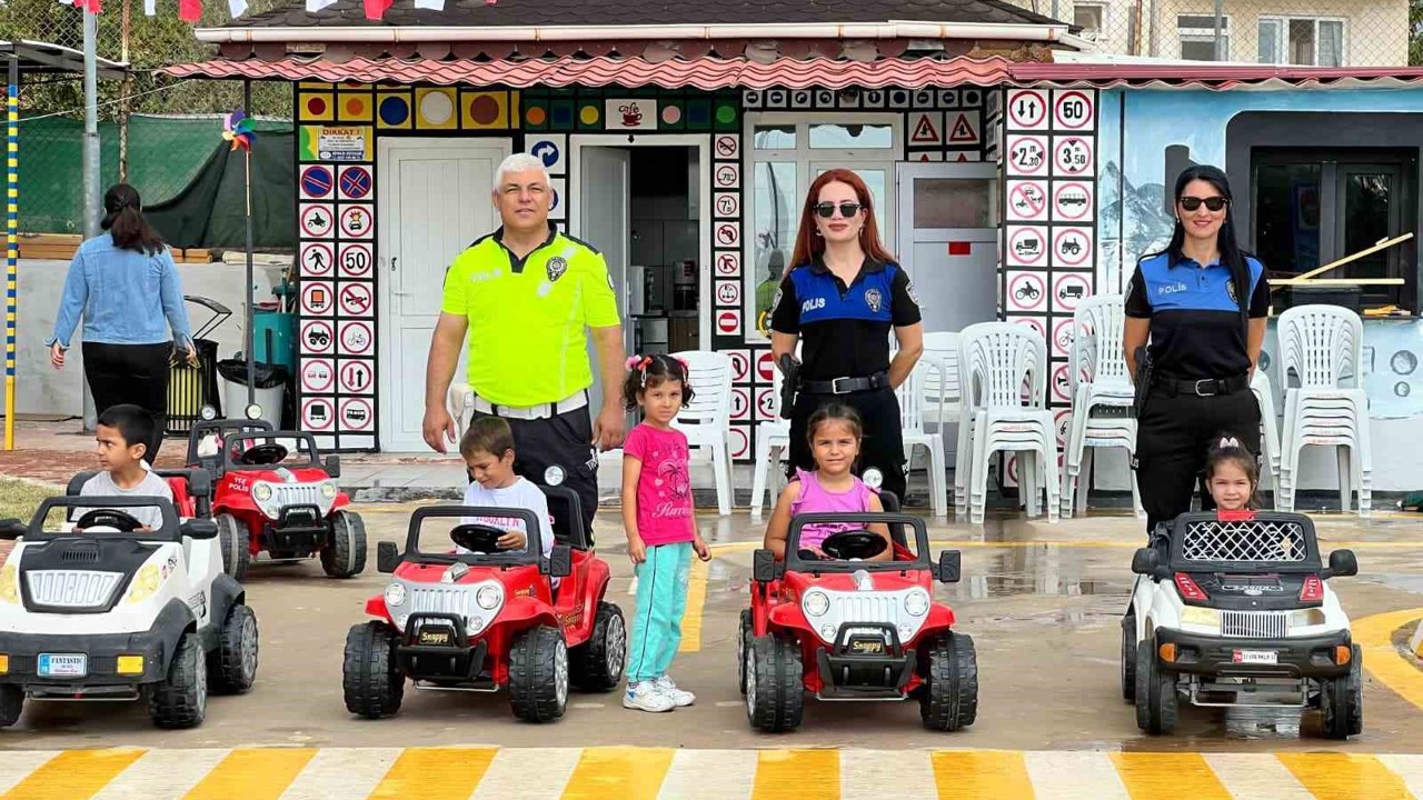 Çocuklara uygulamalı trafik eğitimi
