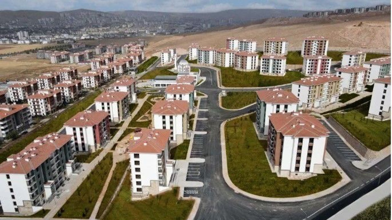 Baybatur: "TOKİ tarafından Manisa’ya 7 bin 80 yeni konut yapılacak"
