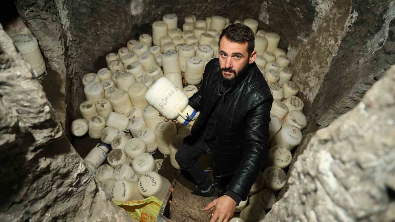 Sivas’ta 2 bin yıllık ’peynir oteli’ yüzlerce bidon barındırıyor
