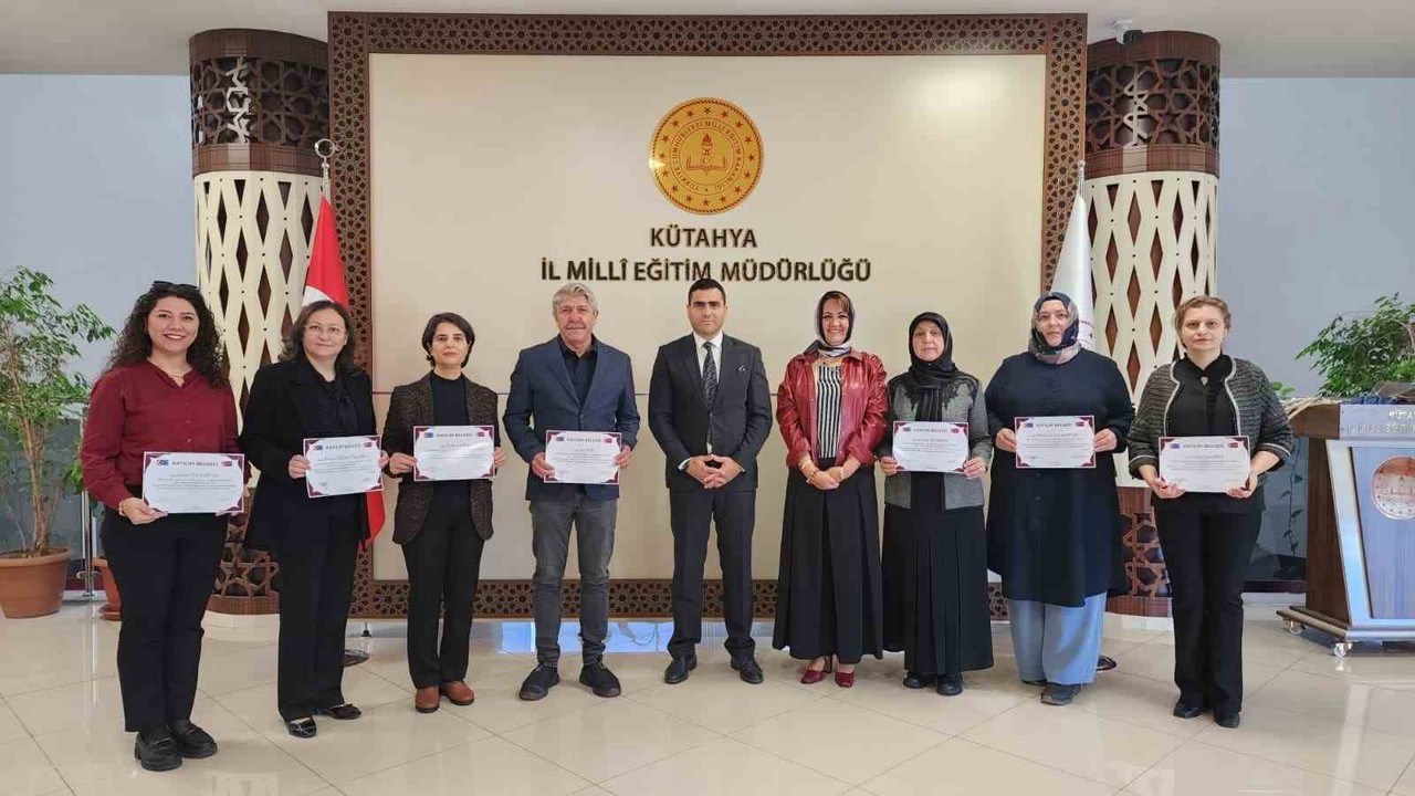 Kütahya’da Erasmus projesi katılımcılarına belgeleri takdim edildi
