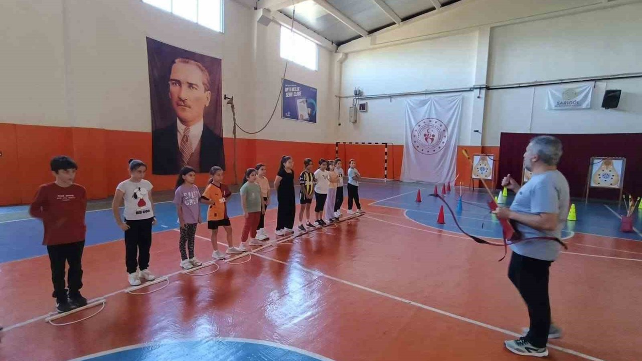 Sarıgöllü gençler ve çocukların ilgi alanı okçuluk sporu
