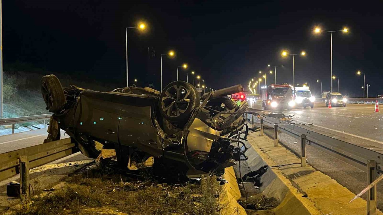 Kuzey Marmara Otoyolu’nda feci kaza : 2 ölü, 5 yaralı
