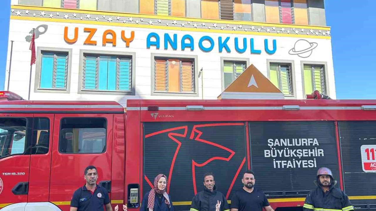 Şanlıurfa’da ihbara giden itfaiye ekiplerine miniklerden pasta sürprizi
