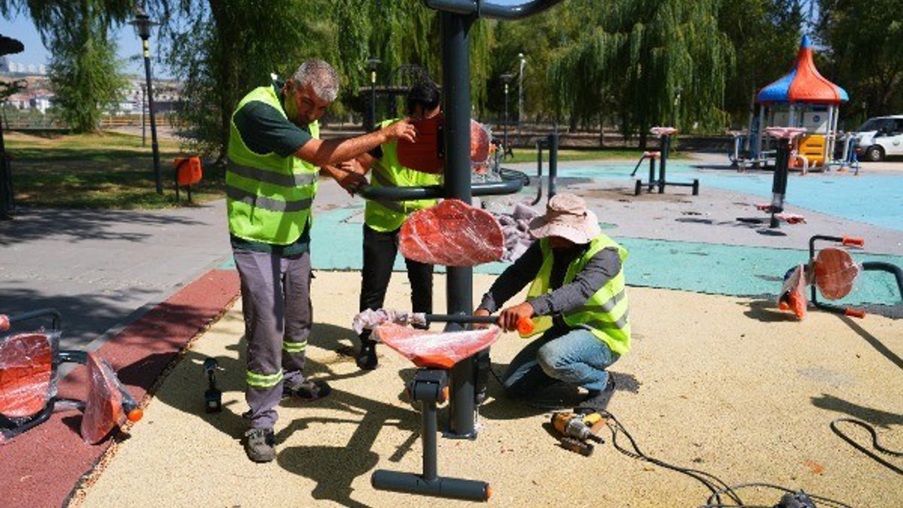 Gölbaşı Belediyesi’nden parklara kapsamlı bakım ve yenileme çalışması
