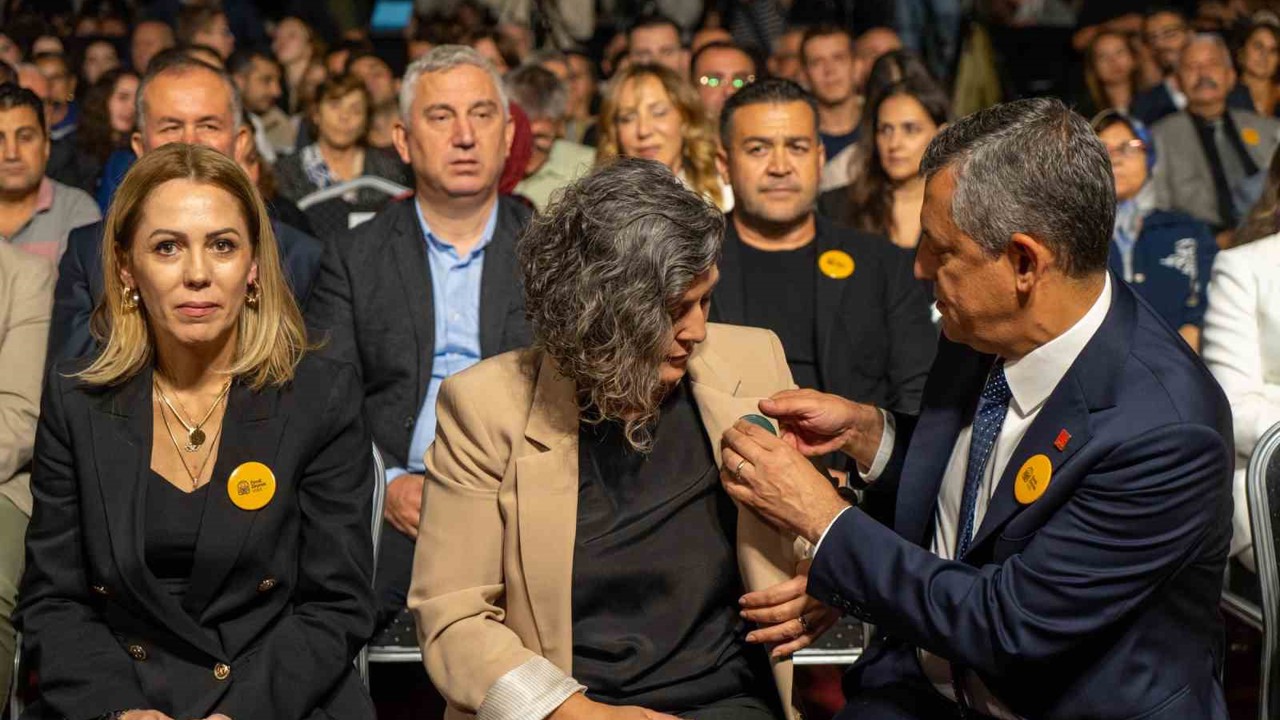 Ferdi Zeyrek’in adı eşi ve kızının öncülüğünde kurulan vakıfta yaşayacak
