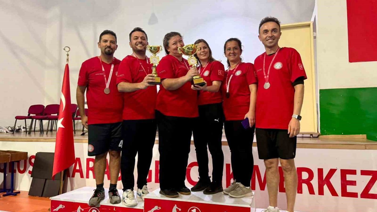 MEAH’tan masa tenisinde çifte başarı
