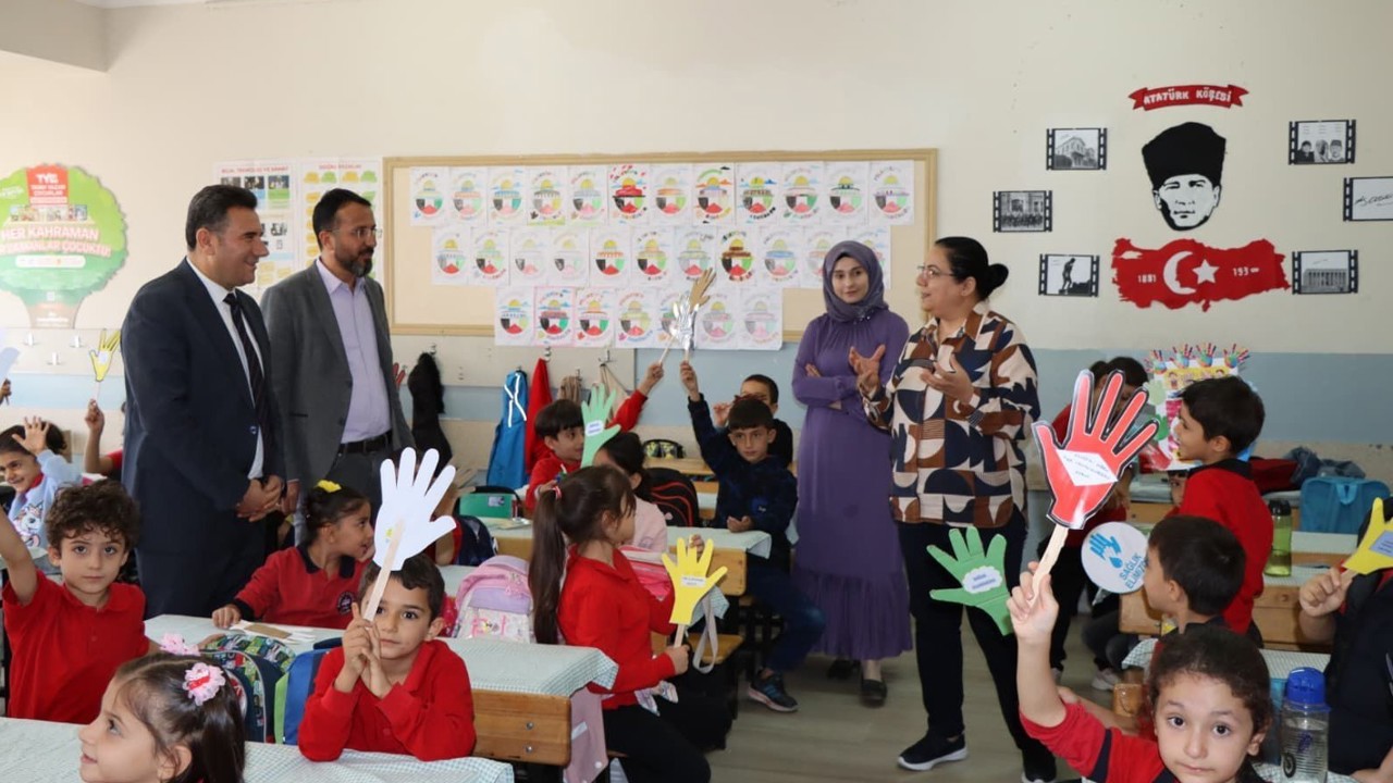 Kahta Devlet Hastanesi’nden Dünya El Yıkama Günü’nde anlamlı etkinlik
