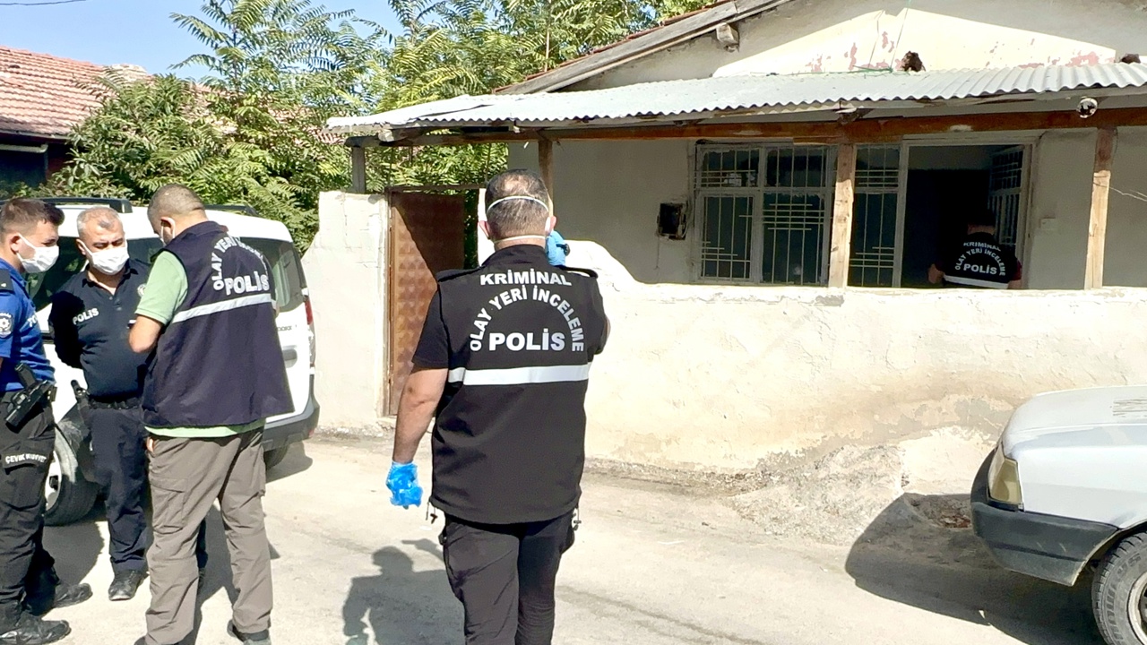Yalnız yaşayan adam ölü bulundu