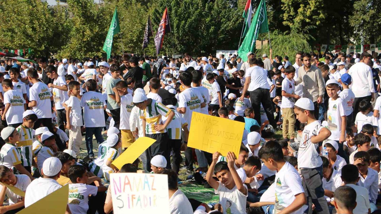 Diyarbakır’da "Hayat Namazla Güzel" etkinliği düzenlendi
