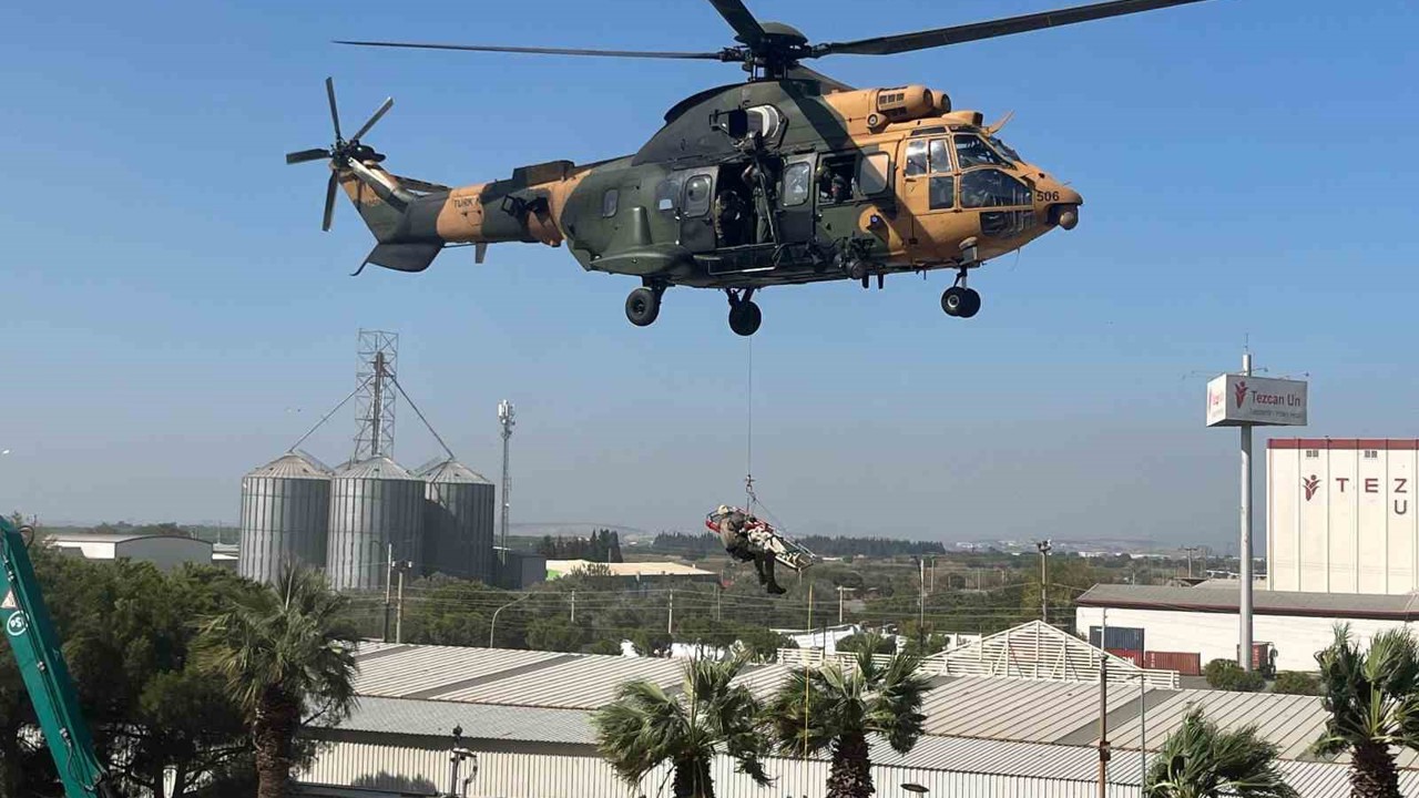 İzmir’de 6.6 büyüklüğünde depreme, helikopterle müdahale tatbikatı
