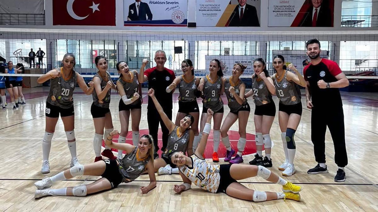 Nicer Hotel Voleybol Sezona Deplasmanda Galibiyetle Başladı