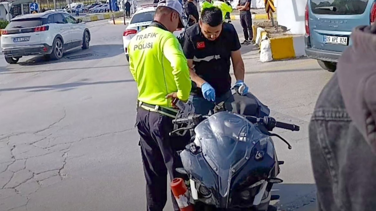 Çalıntı motosikletle kaza yaptı, polisten kaçamadı
