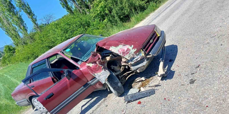 Domaniç’te trafik kazası: 2 yaralı