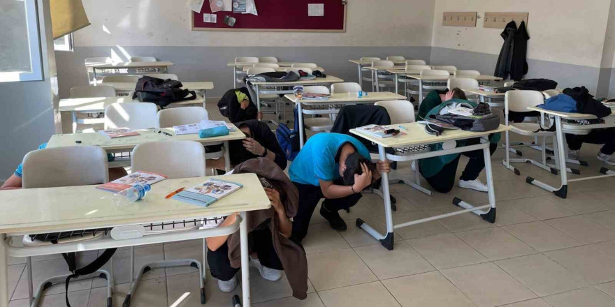 Düzce’de okullarda deprem tatbikatı