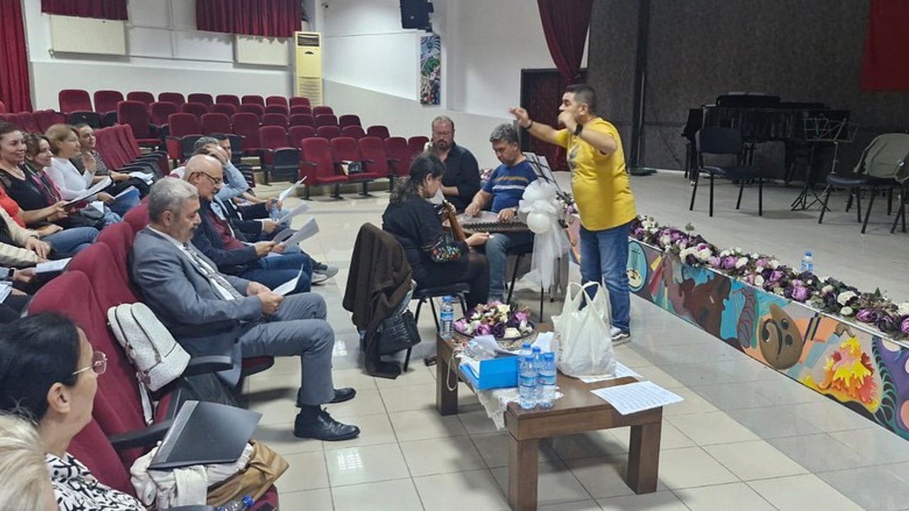 Efeler’de Türk Sanat Müziği Korosu yeni döneme başladı
