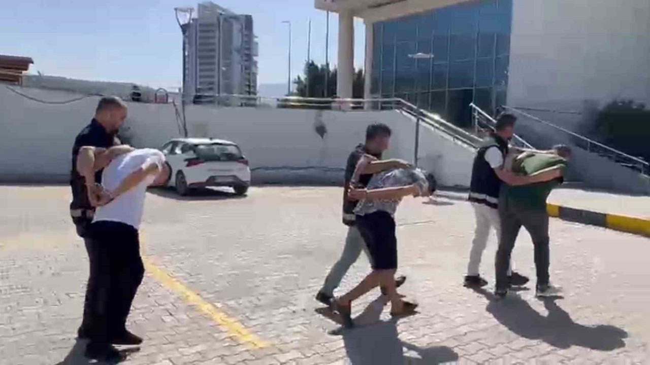 İskenderun’da hapis cezasıyla aranan 3 şahıs yakalandı
