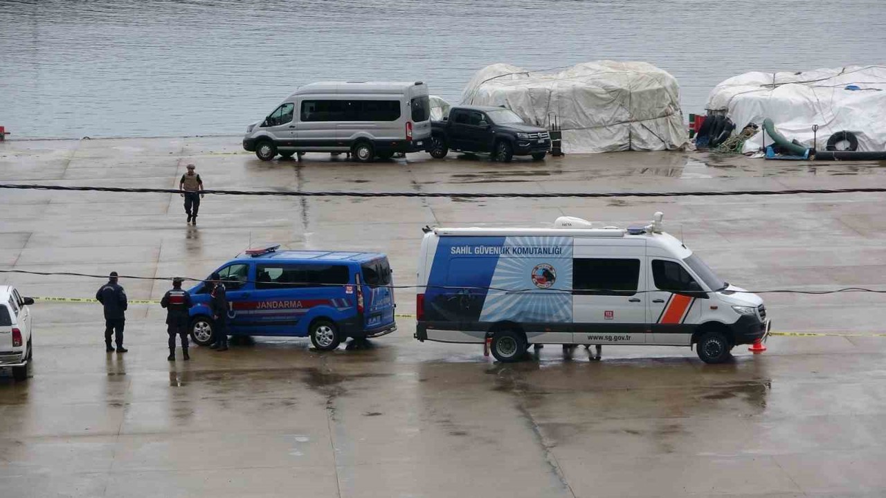 Trabzon açıklarında bulunan insansız deniz aracını imha etme çalışmaları başladı
