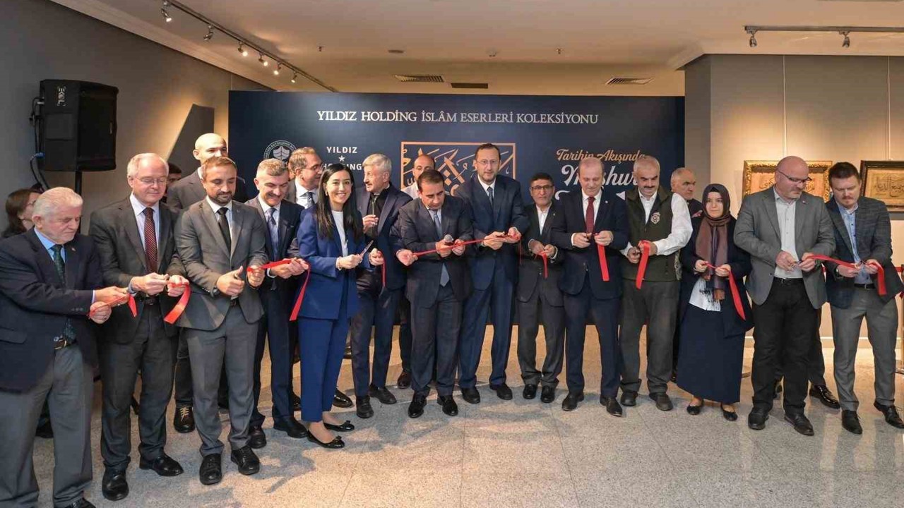 ’Tarihin Akışında Meşhur Hattatlar Sergisi’ Trabzon’da ziyarete açıldı
