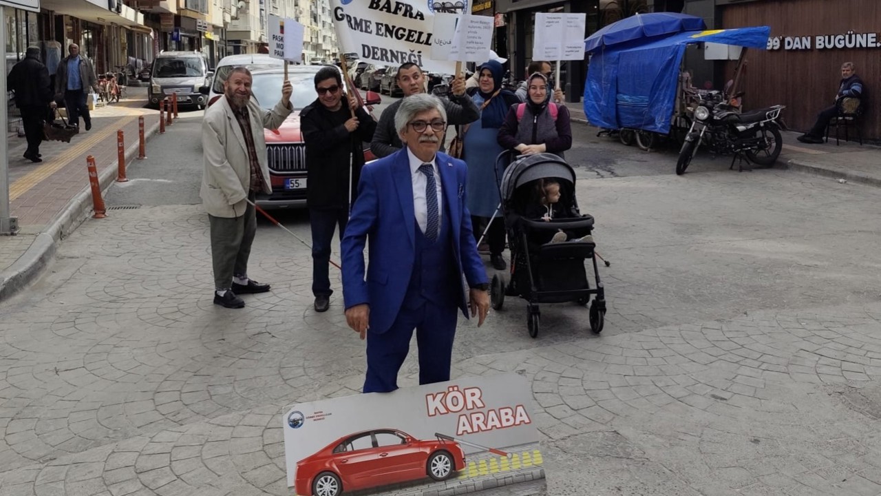 Bafra’da görme engellilerden farkındalık yürüyüşü

