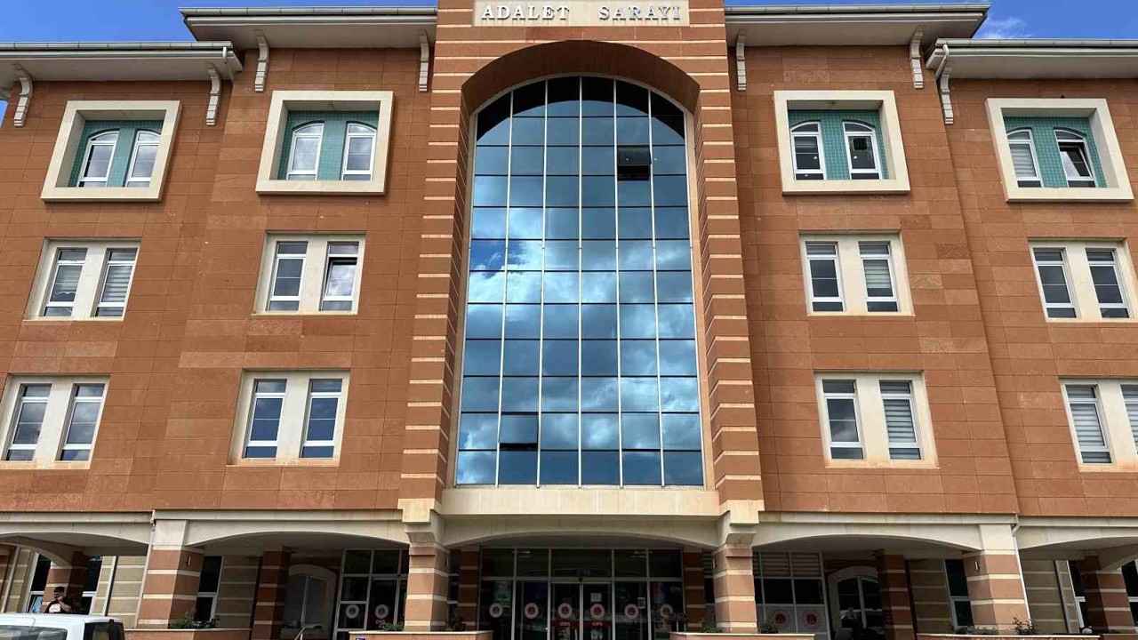 Öğrenci servisinde çocuklara istismarda bulunan şoför 32 yıl hapis cezasına çarptırıldı
