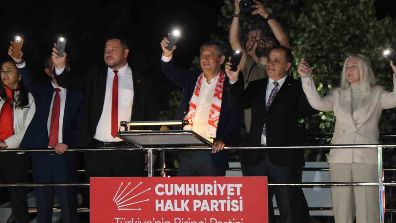 CHP Genel Başkanı Özel: "Muhalefete muhalefet devrini çok gerilerde bıraktık"
