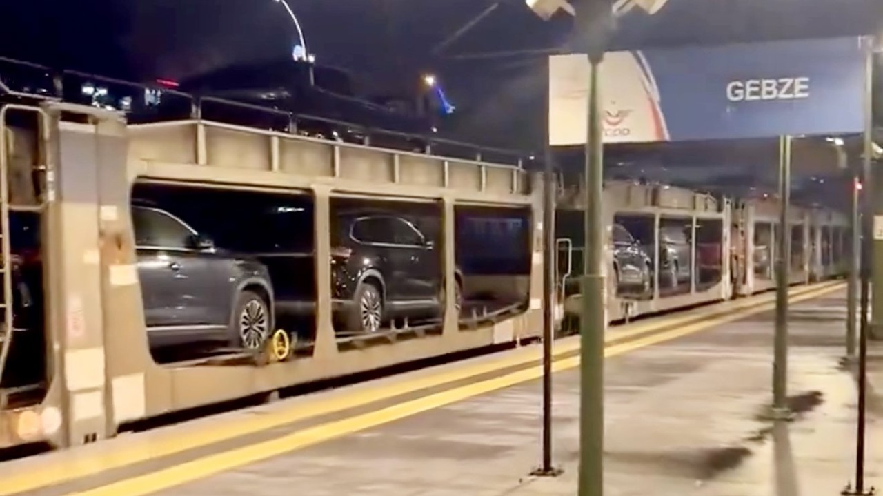 Almanya’dan sipariş edilen Togg otomobilleri trenle Avrupa’ya gidiyor
