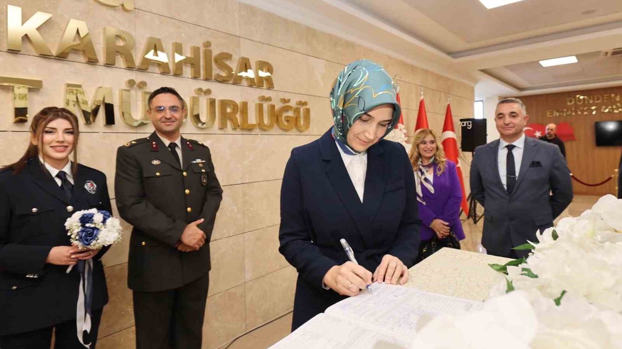 Vali polis memuru ile subay çiftin nikahlarına şahitlik yaptı
