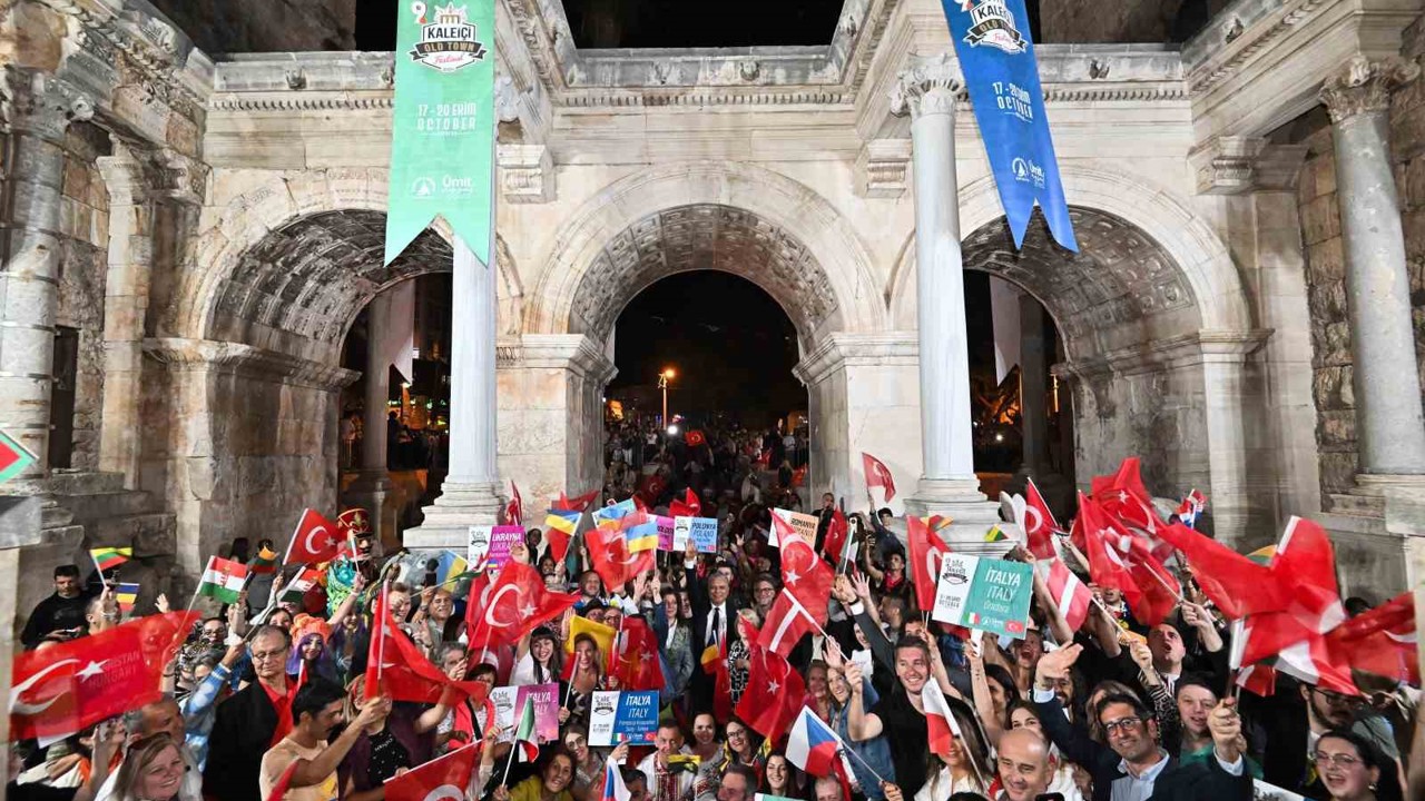 Kaleiçi Old Town Festivali 21 ülkeden 26 şehrin heyetlerini ağırlayacak
