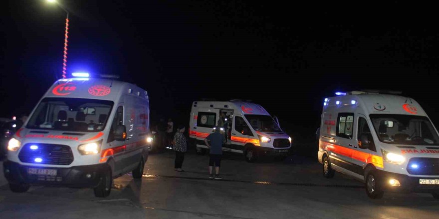 Edirne’de Bulgar ve Türk ailenin olduğu otomobiller çarpıştı: 2’si çocuk 6 yaralı