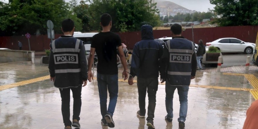 Elazığ’da 24 yıl kesinleşmiş hapis cezası bulunan 3 zanlı tutuklandı