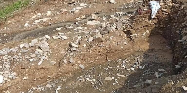 Elazığ’da asfalt yüklü tanker devrildi: 1 yaralı