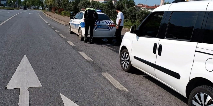 Emniyet hız sınırı aşan sürücülere 81 bin lira ceza kesti