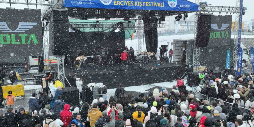 Erciyes’te kar altında Ferhat Göçer Konseri