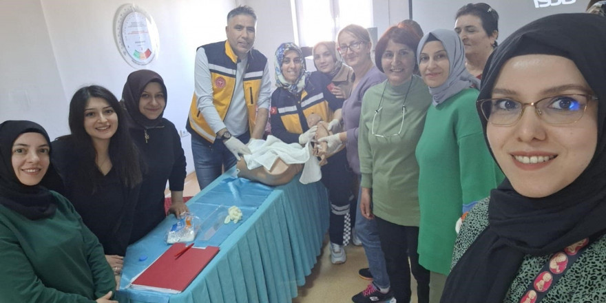 Erzincan’da sağlık çalışanlarına “Personel Destek Uyum Eğitimi” verildi