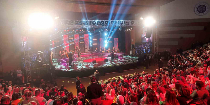 Erzurum’da ‘TRT Sanatçıları Şehir Konserleri’ programına yoğun ilgi