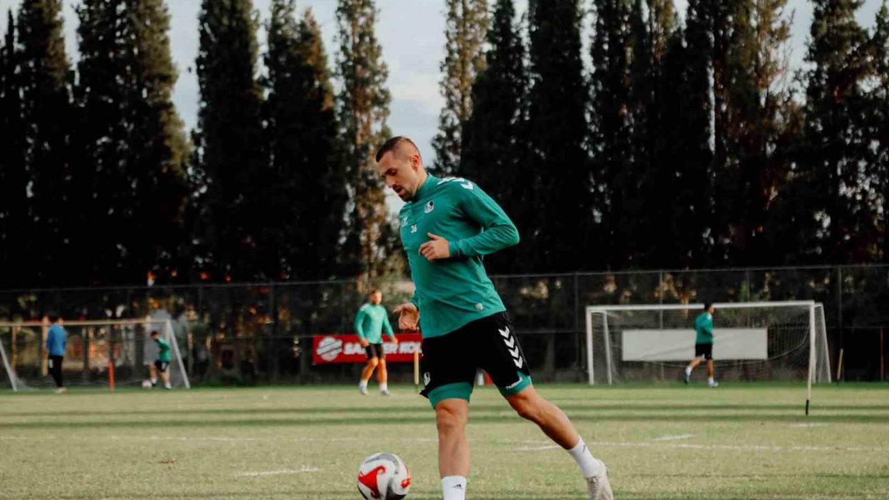 Sakaryaspor, Adana Demirspor mesaisinde
