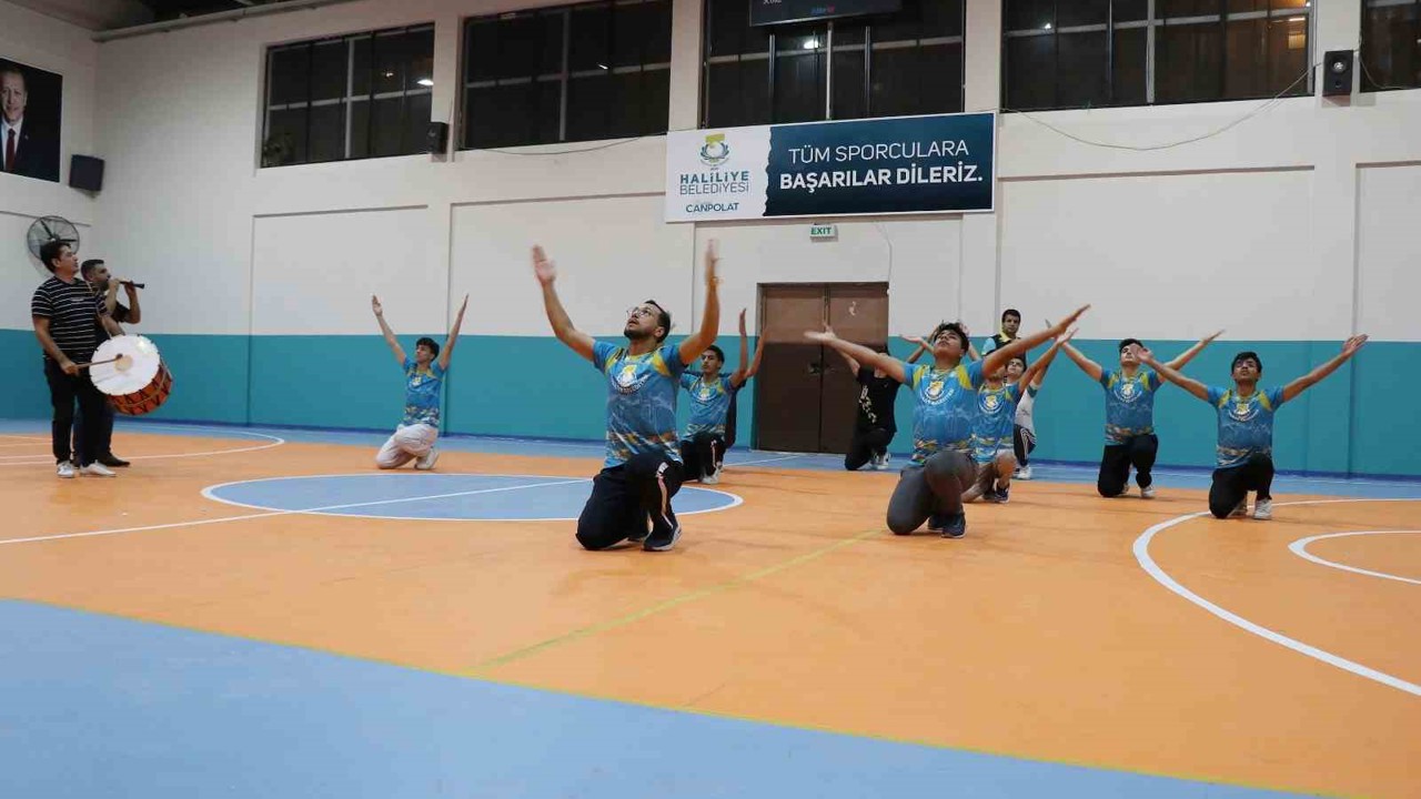 Haliliye’deki halk oyunları kursu ilgi görüyor
