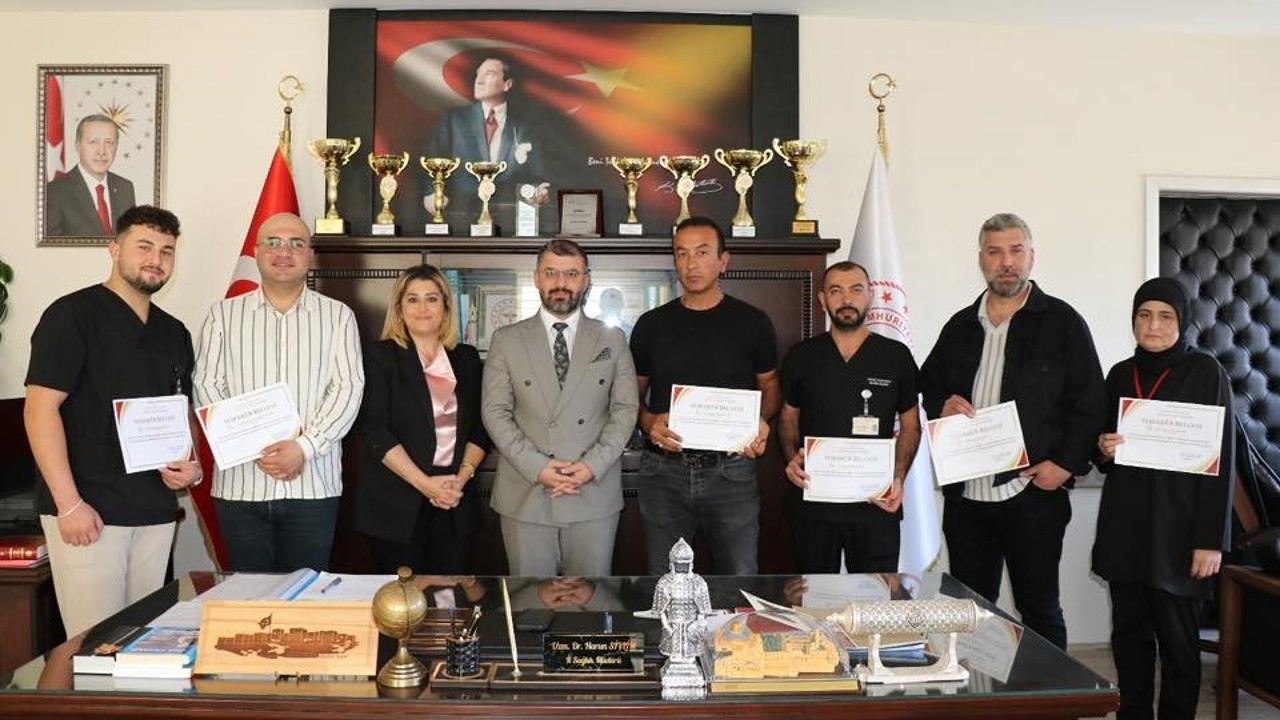 Bayburt’ta 178 köye sağlık hizmeti götüren saha ekibine teşekkür belgesi verildi
