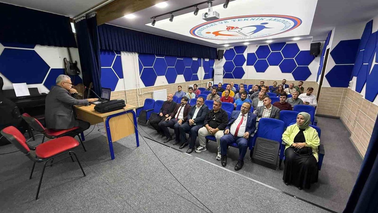 Bozkır’da öğretmenlere bilgilendirme toplantısı
