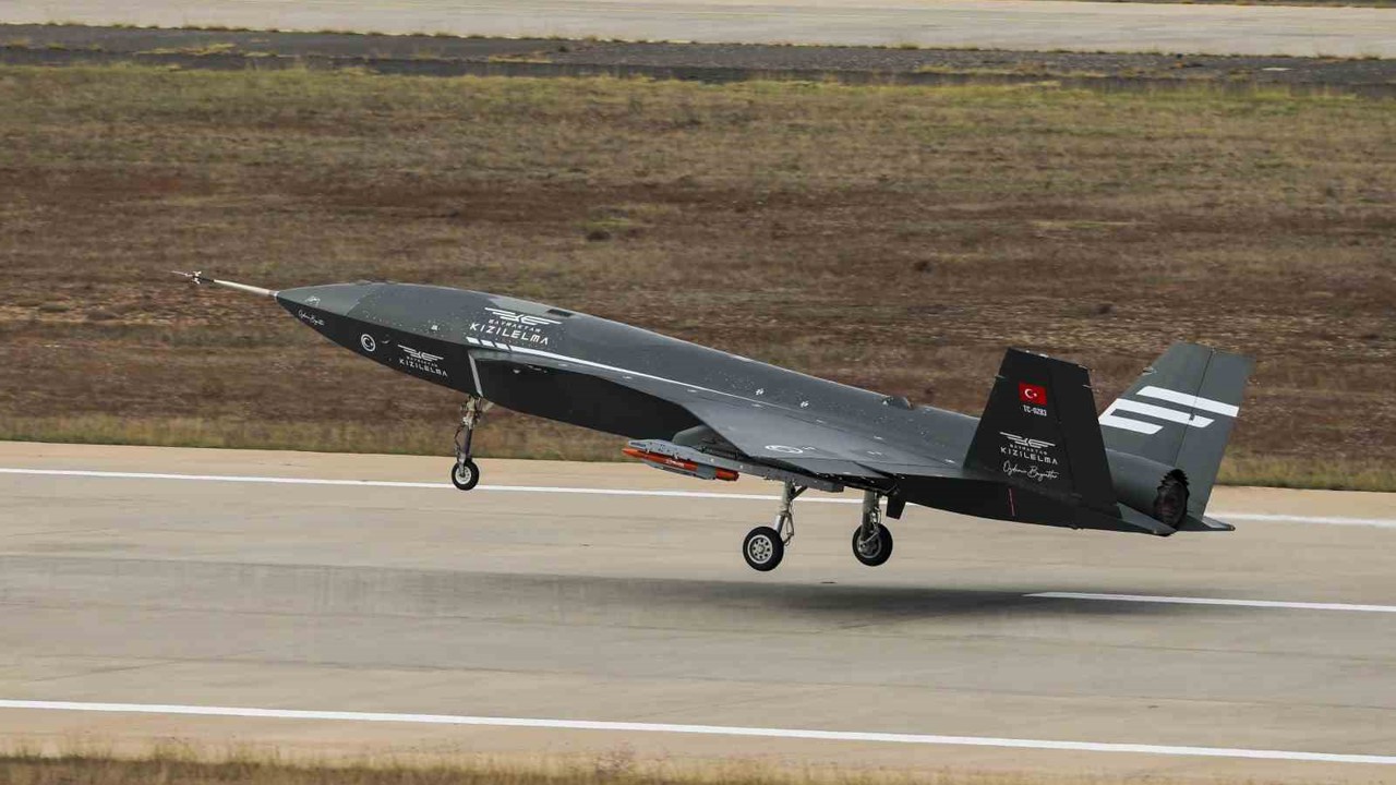Bayraktar KIZILELMA’dan ilk atışta hedefler tam isabet
