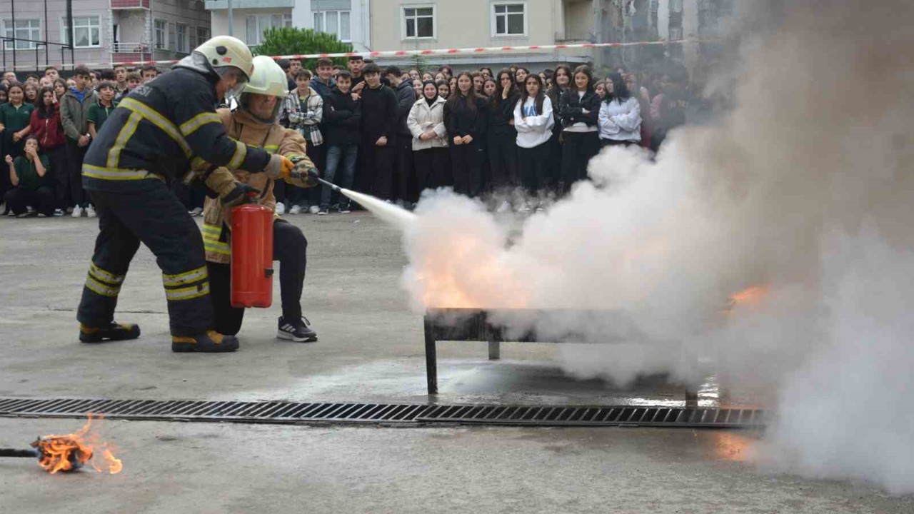 Ordu’da öğrencilere deprem ve yangınla mücadele eğitimi
