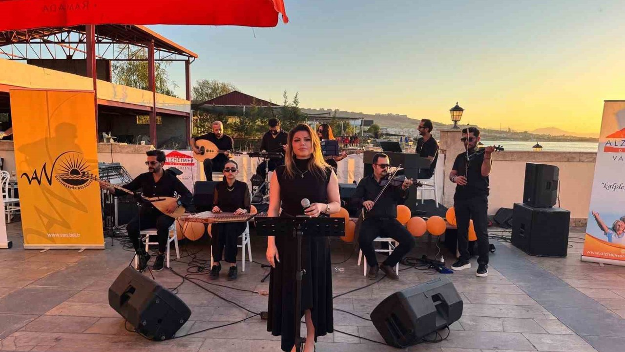Van Büyükşehir Belediyesinin yaz konserleri binlerce sanatseveri buluşturdu
