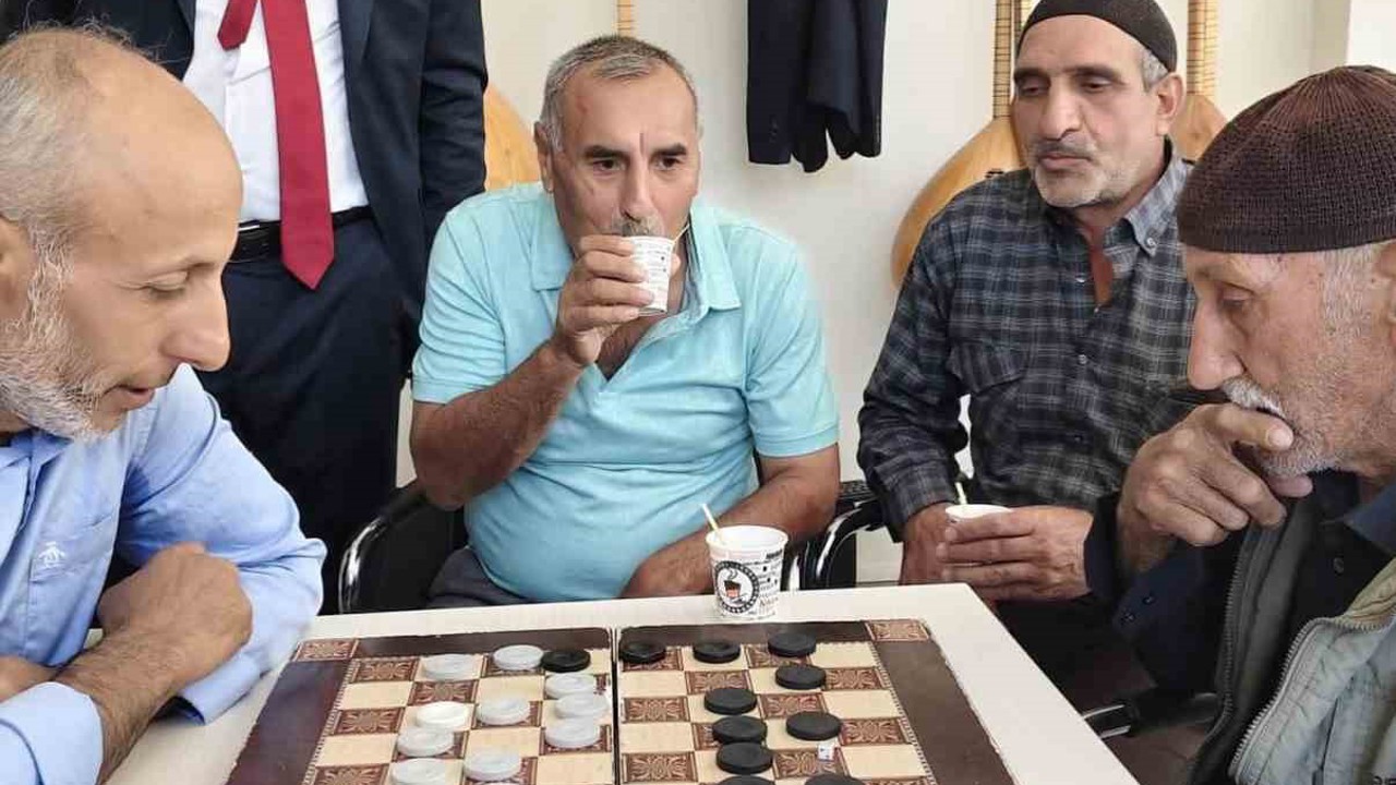 Arıcak’ta  dama turnuvası başladı
