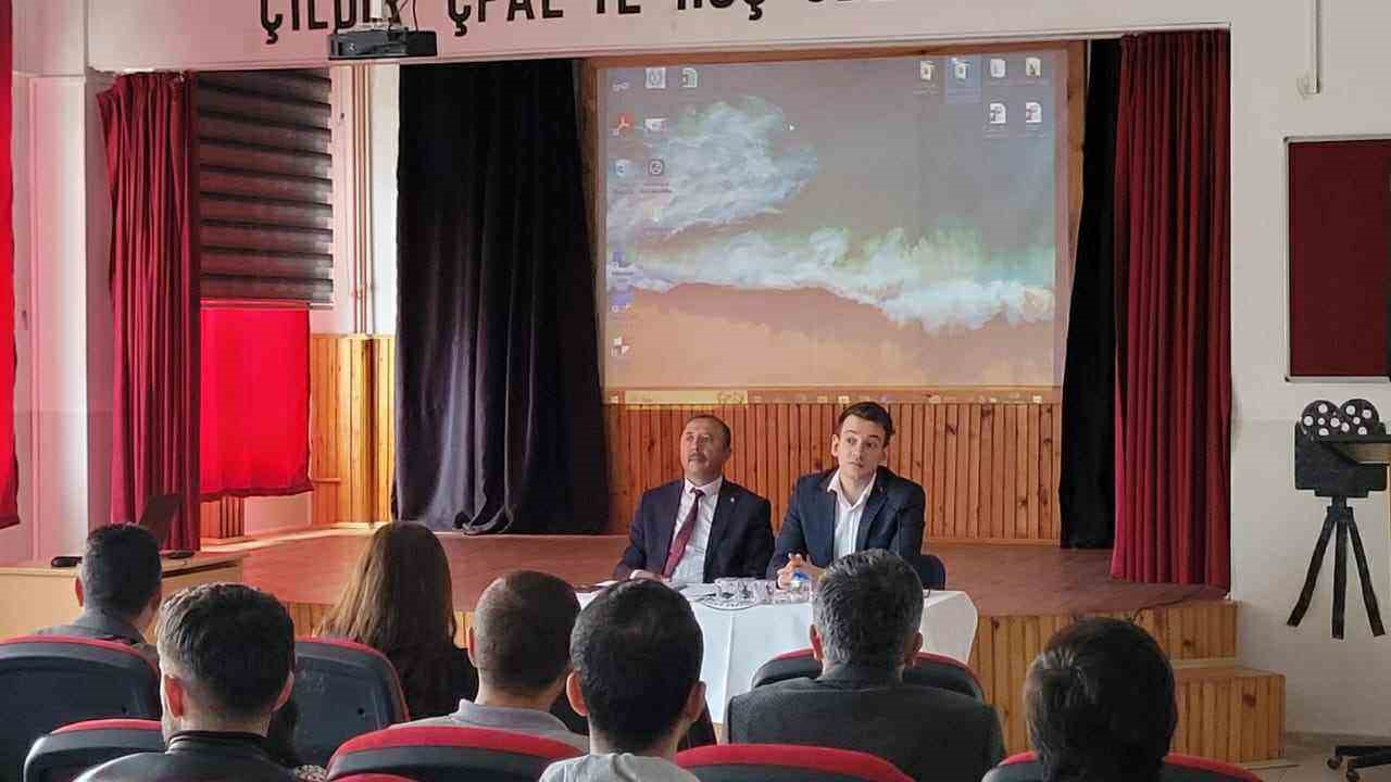 Çıldır’da taşımalı eğitim servis şoförleri ile toplantı yapıldı
