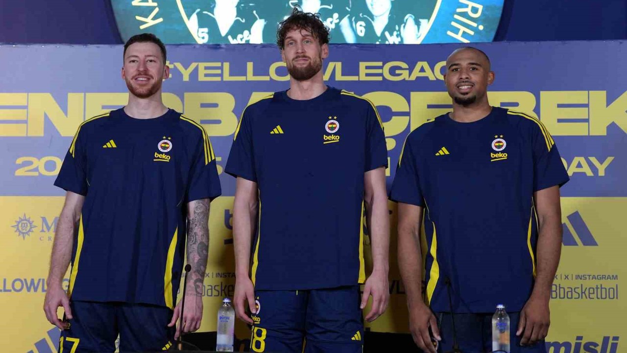 Fenerbahçe Erkek Basketbol Takımı oyuncuları, basın mensuplarıyla bir araya geldi
