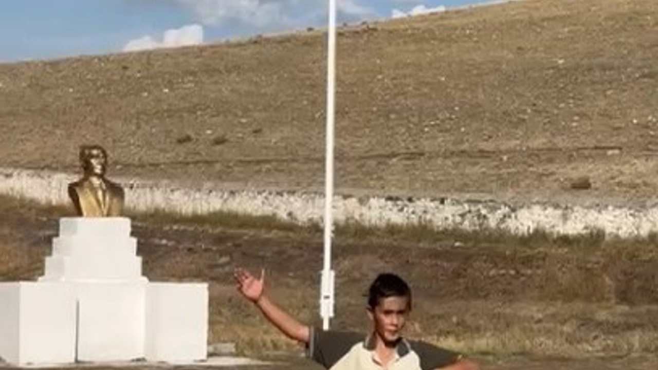 Kars’ta bir öğrencinin Kafkas dansı sosyal medyada tıklanma rekorları kırdı
