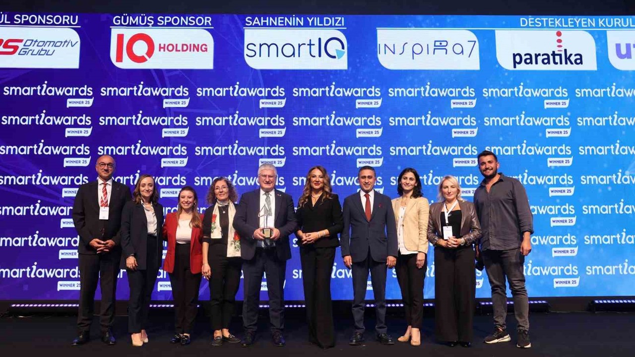 Yılın ekibine Smart-i Awards 2025’te altın ödül
