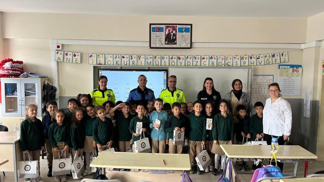 Tekirdağ’da polislerden minik öğrencilere eğitim

