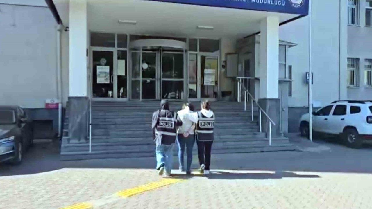 10 ilde 51 yıl hapis cezası ile aranan dolandırıcı, Kayseri’de yakalandı
