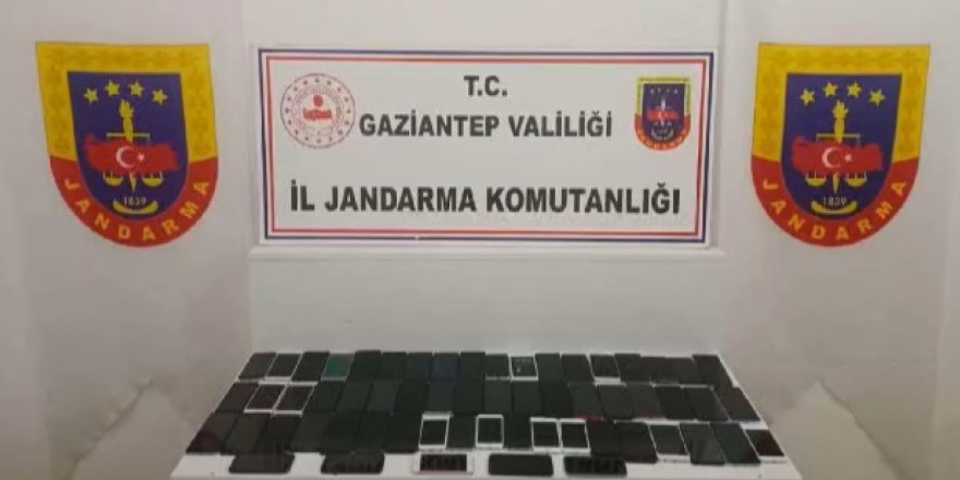 Gaziantep’te 1 milyon lira değerinde kaçak cep telefonu ele geçirildi